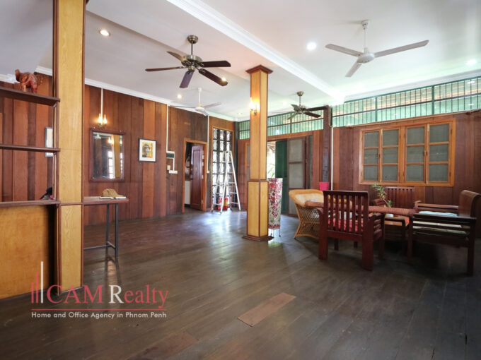 Wooden house for rent in Phnom Penh-N1311168