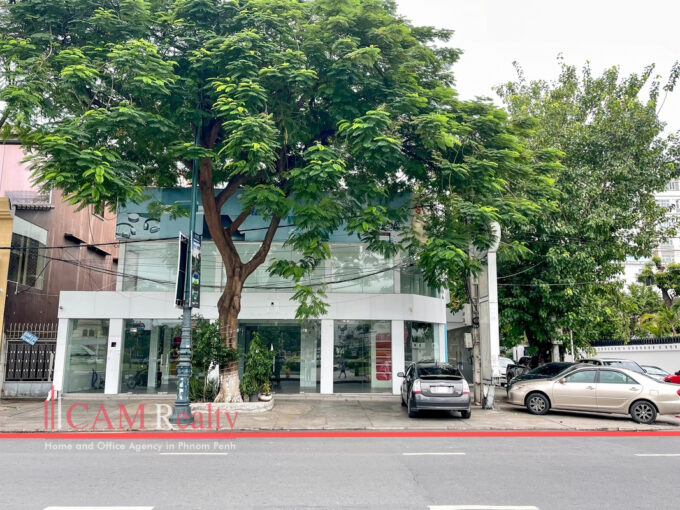 Corner Commercial Space For Rent on Preah Sihanouk Boulevard